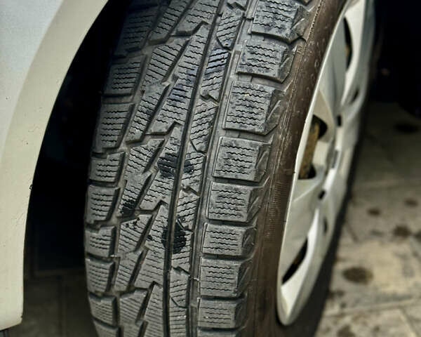 Шкода Румстер 2009 у Ужгороді на Automoto.ua Сірий Шкода Румстер, об'ємом двигуна 1.9 л та пробігом 299 тис. км за 3999 $, фото 3 на Automoto.ua