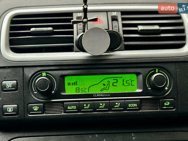 Шкода Румстер 2009 у Ужгороді на Automoto.ua Сірий Шкода Румстер, об'ємом двигуна 1.9 л та пробігом 299 тис. км за 3999 $, фото 28 на Automoto.ua