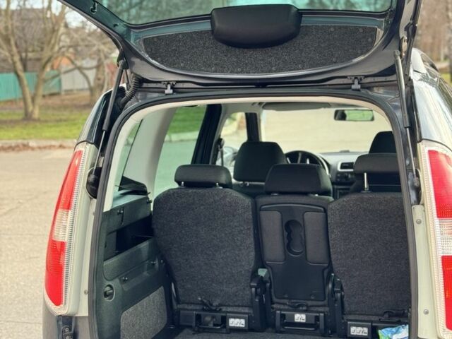 Серый Шкода Румстер, объемом двигателя 1.4 л и пробегом 228 тыс. км за 5999 $, фото 13 на Automoto.ua