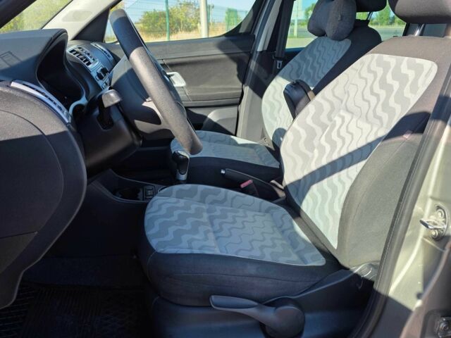 Сірий Шкода Румстер, об'ємом двигуна 1.2 л та пробігом 270 тис. км за 3700 $, фото 2 на Automoto.ua