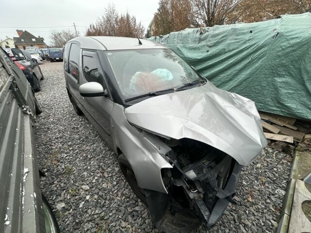 Серый Шкода Румстер, объемом двигателя 1.6 л и пробегом 300 тыс. км за 1750 $, фото 3 на Automoto.ua