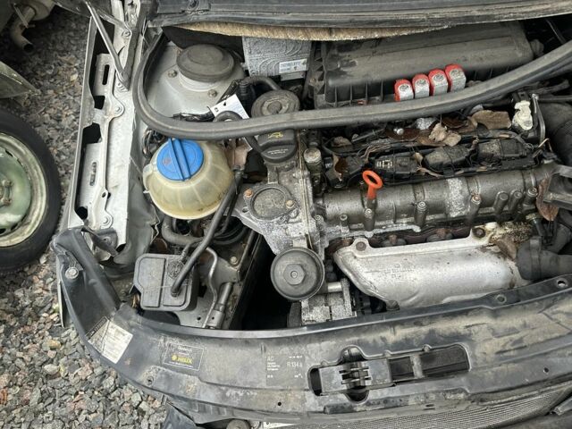 Серый Шкода Румстер, объемом двигателя 1.6 л и пробегом 300 тыс. км за 1750 $, фото 2 на Automoto.ua