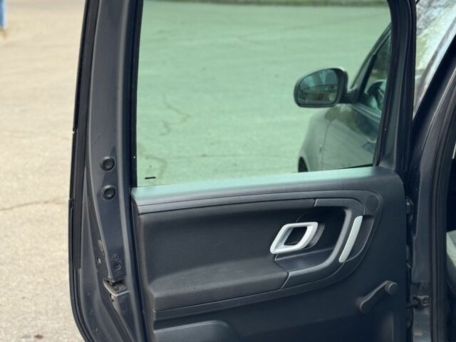 Серый Шкода Румстер, объемом двигателя 1.4 л и пробегом 228 тыс. км за 5999 $, фото 14 на Automoto.ua