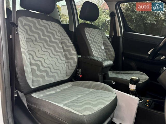 Шкода Румстер 2009 у Ужгороді на Automoto.ua Сірий Шкода Румстер, об'ємом двигуна 1.9 л та пробігом 299 тис. км за 3999 $, фото 17 на Automoto.ua