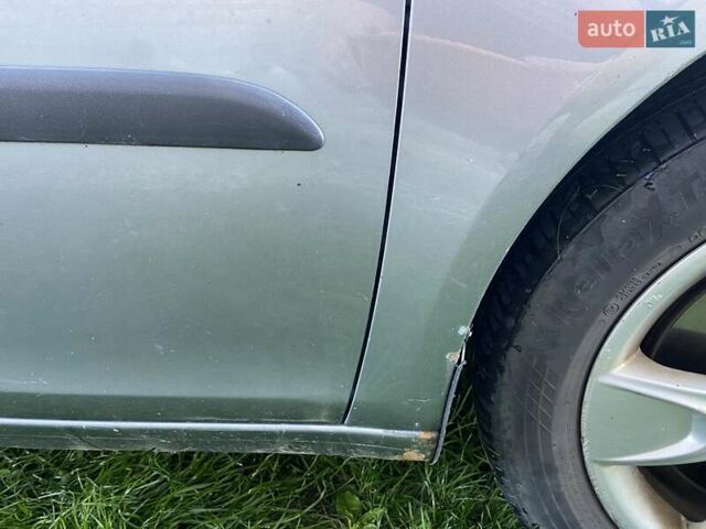 Серый Шкода Румстер, объемом двигателя 1.2 л и пробегом 250 тыс. км за 4800 $, фото 3 на Automoto.ua