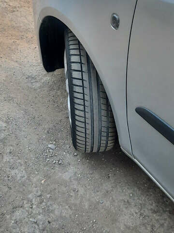 Сірий Шкода Румстер, об'ємом двигуна 1.6 л та пробігом 295 тис. км за 5400 $, фото 1 на Automoto.ua