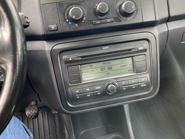 Серый Шкода Румстер, объемом двигателя 1.4 л и пробегом 245 тыс. км за 5200 $, фото 10 на Automoto.ua