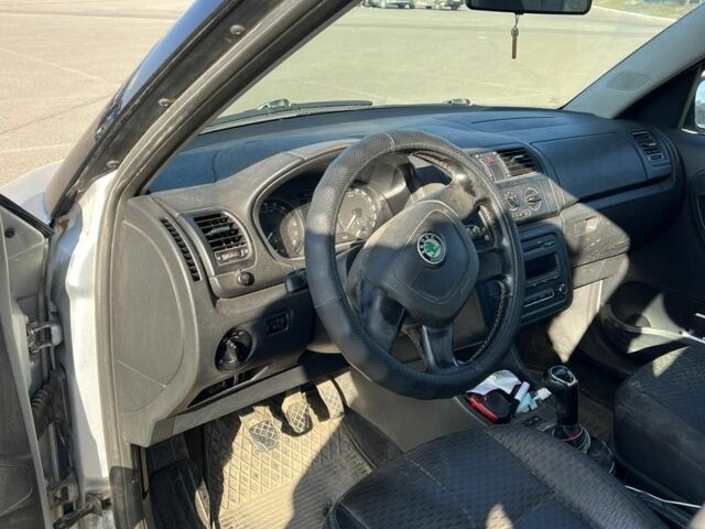 Серый Шкода Румстер, объемом двигателя 0 л и пробегом 500 тыс. км за 3700 $, фото 6 на Automoto.ua