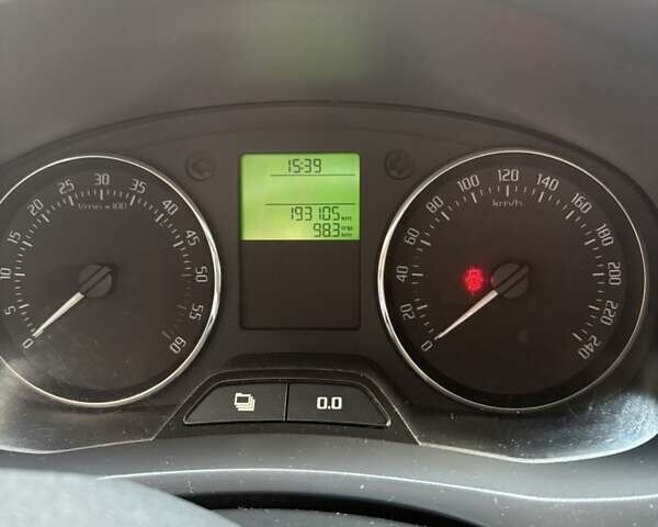 Сірий Шкода Румстер, об'ємом двигуна 1.6 л та пробігом 193 тис. км за 7300 $, фото 3 на Automoto.ua