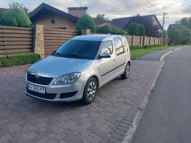 Серый Шкода Румстер, объемом двигателя 1.4 л и пробегом 275 тыс. км за 5200 $, фото 2 на Automoto.ua