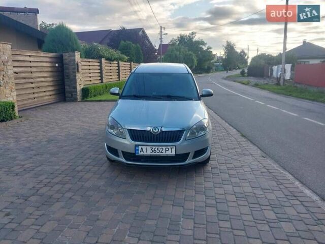 Серый Шкода Румстер, объемом двигателя 1.4 л и пробегом 275 тыс. км за 5200 $, фото 3 на Automoto.ua