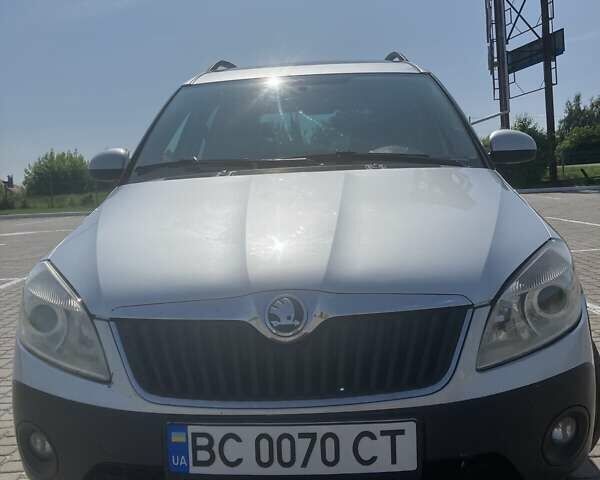 Серый Шкода Румстер, объемом двигателя 1.2 л и пробегом 225 тыс. км за 6000 $, фото 2 на Automoto.ua