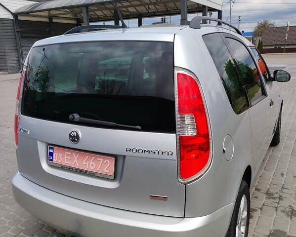 Серый Шкода Румстер, объемом двигателя 1.2 л и пробегом 191 тыс. км за 5600 $, фото 2 на Automoto.ua