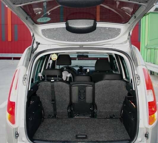 Шкода Румстер 2013 в Киеве на Automoto.ua Серый Шкода Румстер, объемом двигателя 1.2 л и пробегом 189 тыс. км за 6500 $, фото 3 на Automoto.ua