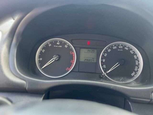 Серый Шкода Румстер, объемом двигателя 1.4 л и пробегом 206 тыс. км за 5200 $, фото 14 на Automoto.ua