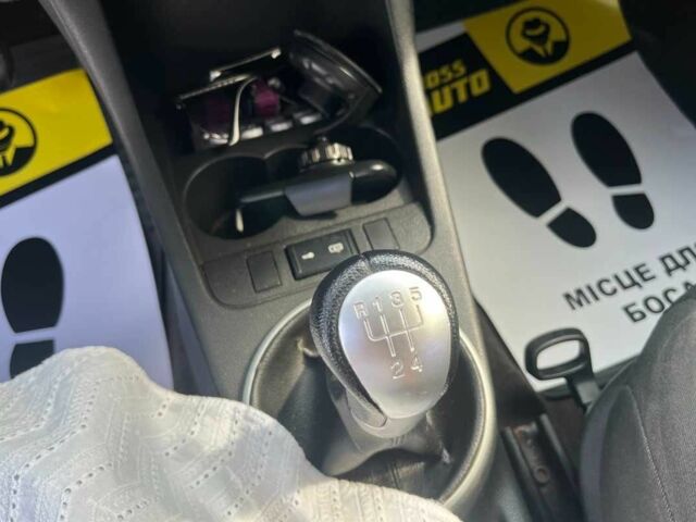 Серый Шкода Румстер, объемом двигателя 1.4 л и пробегом 206 тыс. км за 5200 $, фото 16 на Automoto.ua