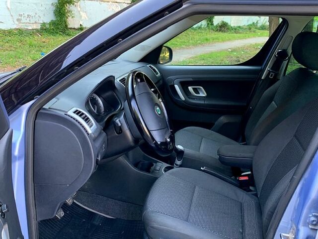 Синий Шкода Румстер, объемом двигателя 1.6 л и пробегом 172 тыс. км за 6600 $, фото 5 на Automoto.ua