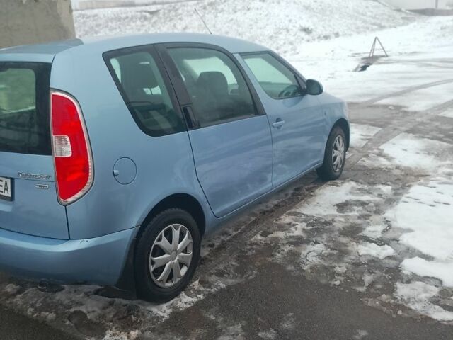 Синий Шкода Румстер, объемом двигателя 1.4 л и пробегом 112 тыс. км за 4300 $, фото 1 на Automoto.ua