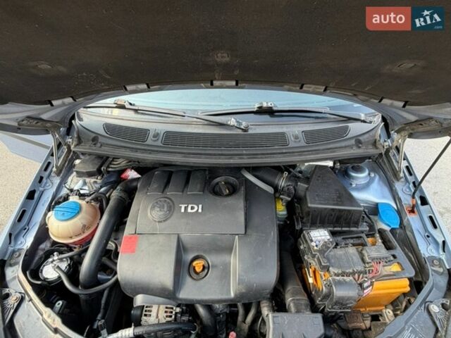 Синий Шкода Румстер, объемом двигателя 1.4 л и пробегом 307 тыс. км за 3900 $, фото 42 на Automoto.ua