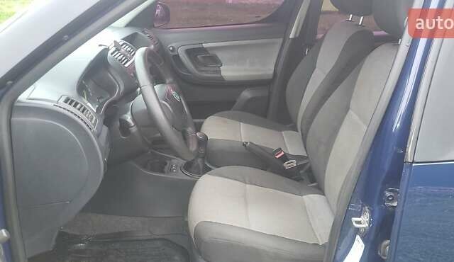 Синій Шкода Румстер, об'ємом двигуна 1.2 л та пробігом 195 тис. км за 4950 $, фото 11 на Automoto.ua