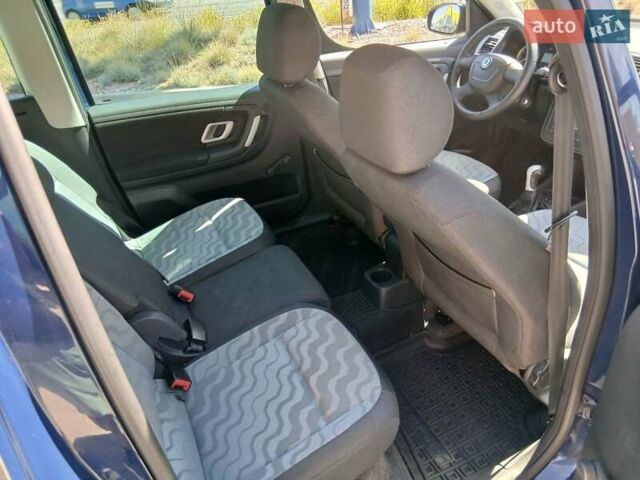 Синий Шкода Румстер, объемом двигателя 1.39 л и пробегом 273 тыс. км за 4500 $, фото 13 на Automoto.ua