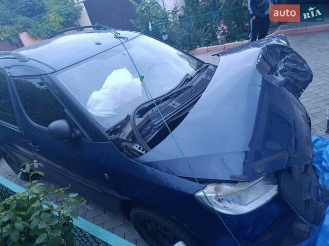 Синий Шкода Румстер, объемом двигателя 1.4 л и пробегом 300 тыс. км за 2000 $, фото 5 на Automoto.ua