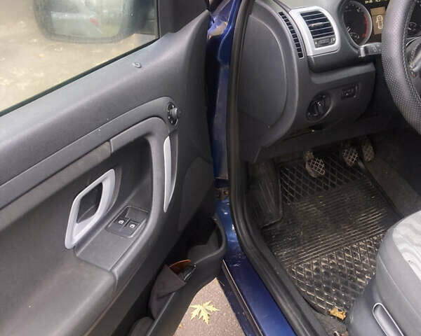 Синій Шкода Румстер, об'ємом двигуна 1.4 л та пробігом 334 тис. км за 2800 $, фото 12 на Automoto.ua