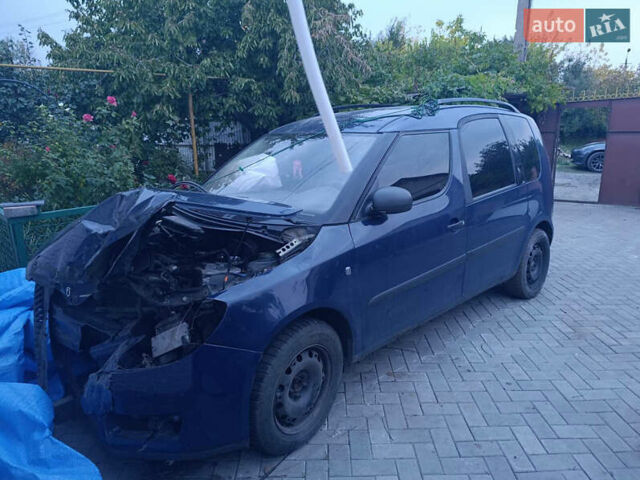 Синий Шкода Румстер, объемом двигателя 1.4 л и пробегом 300 тыс. км за 2000 $, фото 4 на Automoto.ua