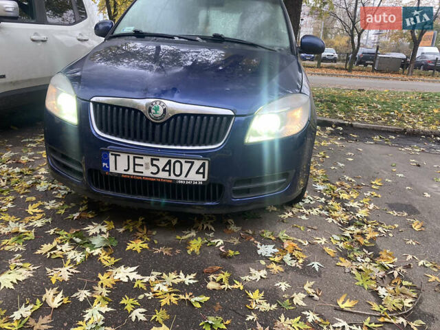 Синий Шкода Румстер, объемом двигателя 1.4 л и пробегом 334 тыс. км за 2500 $, фото 1 на Automoto.ua