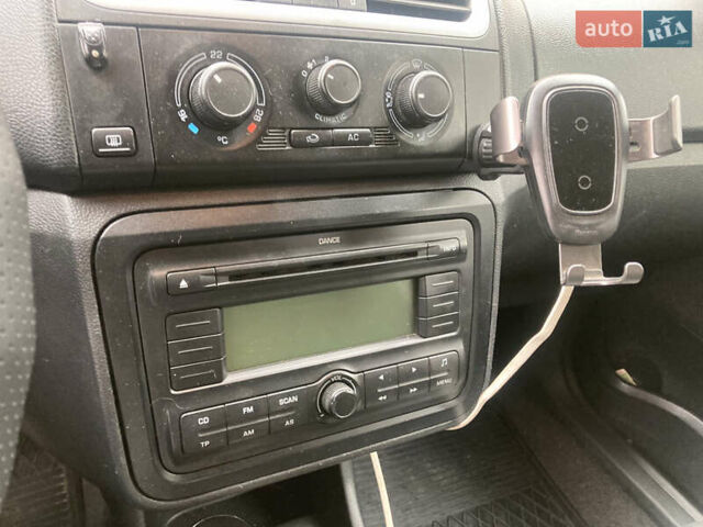 Синій Шкода Румстер, об'ємом двигуна 1.4 л та пробігом 334 тис. км за 2800 $, фото 15 на Automoto.ua