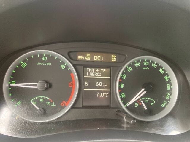 Синий Шкода Румстер, объемом двигателя 1.4 л и пробегом 334 тыс. км за 2800 $, фото 8 на Automoto.ua