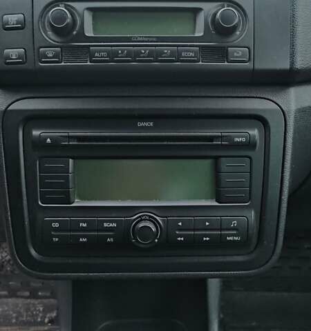 Синій Шкода Румстер, об'ємом двигуна 1.4 л та пробігом 195 тис. км за 5400 $, фото 16 на Automoto.ua