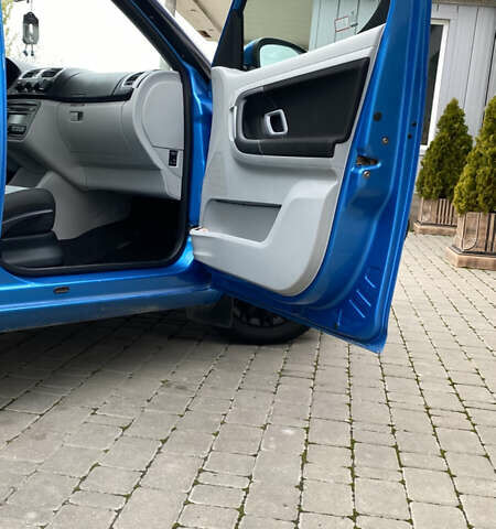 Синій Шкода Румстер, об'ємом двигуна 1.4 л та пробігом 335 тис. км за 4600 $, фото 6 на Automoto.ua