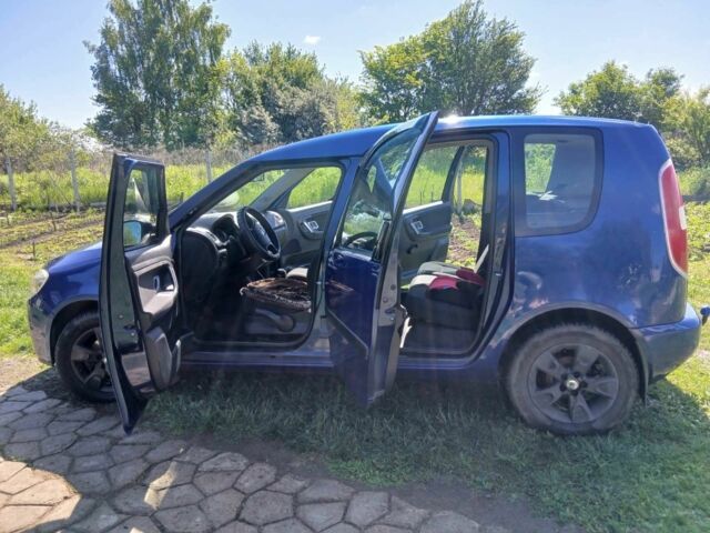 Синий Шкода Румстер, объемом двигателя 1.4 л и пробегом 232 тыс. км за 5500 $, фото 1 на Automoto.ua