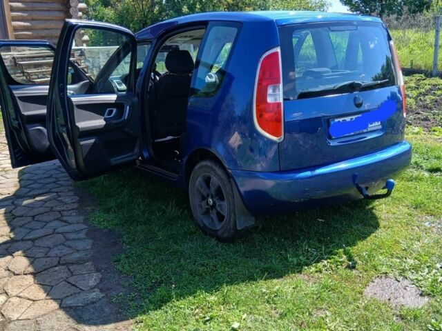 Синий Шкода Румстер, объемом двигателя 1.4 л и пробегом 232 тыс. км за 5500 $, фото 3 на Automoto.ua