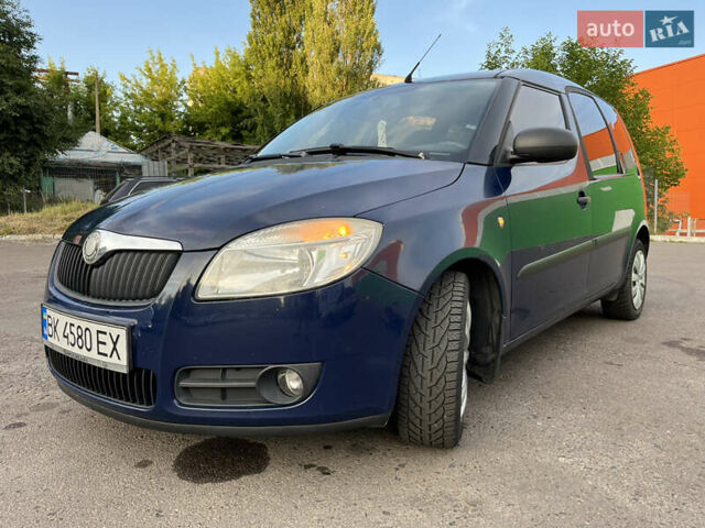 Синий Шкода Румстер, объемом двигателя 1.2 л и пробегом 383 тыс. км за 4700 $, фото 8 на Automoto.ua