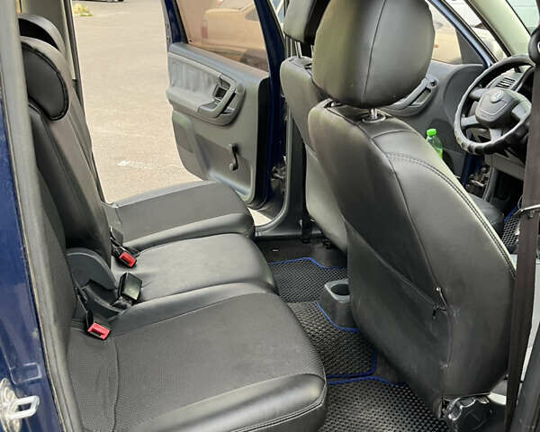 Синий Шкода Румстер, объемом двигателя 1.2 л и пробегом 383 тыс. км за 4700 $, фото 11 на Automoto.ua