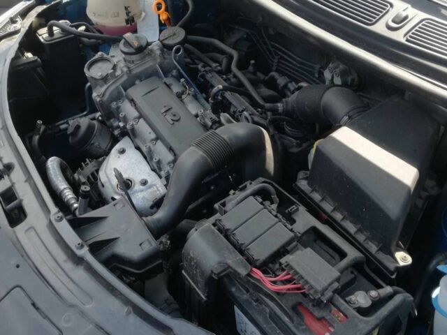 Синий Шкода Румстер, объемом двигателя 1.2 л и пробегом 225 тыс. км за 3000 $, фото 5 на Automoto.ua