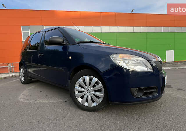 Синий Шкода Румстер, объемом двигателя 1.2 л и пробегом 383 тыс. км за 4700 $, фото 3 на Automoto.ua