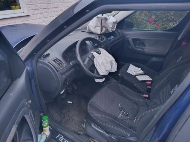 Синий Шкода Румстер, объемом двигателя 1.4 л и пробегом 300 тыс. км за 2000 $, фото 8 на Automoto.ua