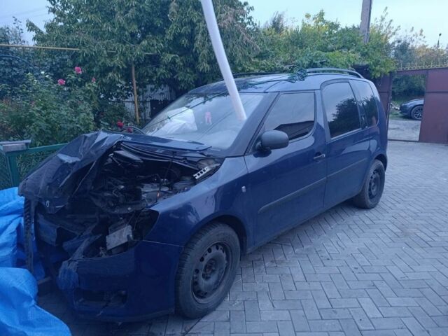 Синий Шкода Румстер, объемом двигателя 1.4 л и пробегом 300 тыс. км за 2000 $, фото 3 на Automoto.ua