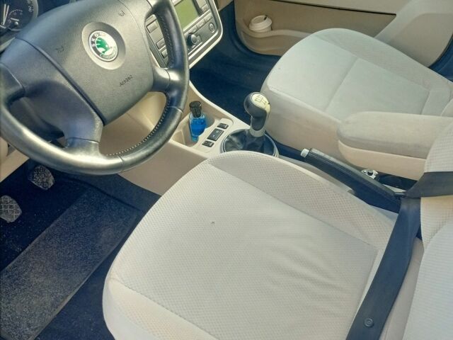 Зеленый Шкода Румстер, объемом двигателя 0 л и пробегом 450 тыс. км за 2750 $, фото 5 на Automoto.ua