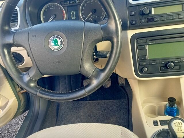 Зеленый Шкода Румстер, объемом двигателя 0 л и пробегом 450 тыс. км за 2750 $, фото 6 на Automoto.ua