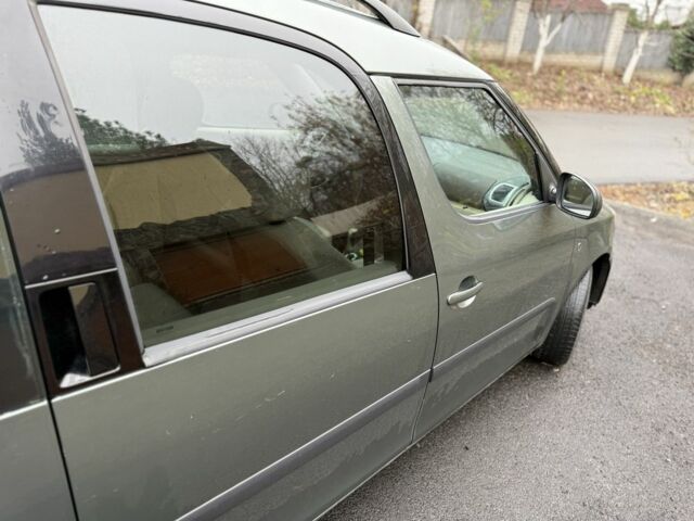 Зеленый Шкода Румстер, объемом двигателя 1.9 л и пробегом 300 тыс. км за 2850 $, фото 11 на Automoto.ua