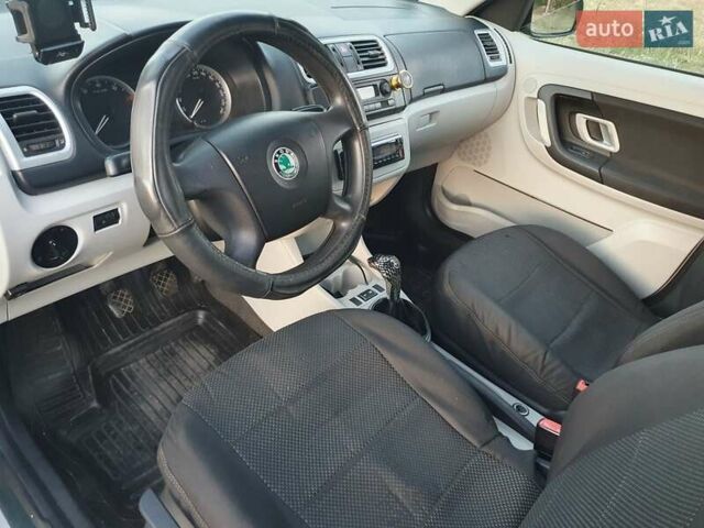 Зеленый Шкода Румстер, объемом двигателя 1.39 л и пробегом 385 тыс. км за 3900 $, фото 2 на Automoto.ua