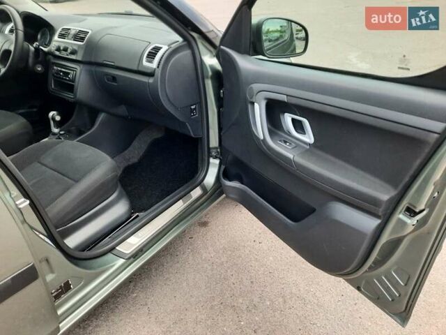 Зелений Шкода Румстер, об'ємом двигуна 1.6 л та пробігом 177 тис. км за 7100 $, фото 71 на Automoto.ua