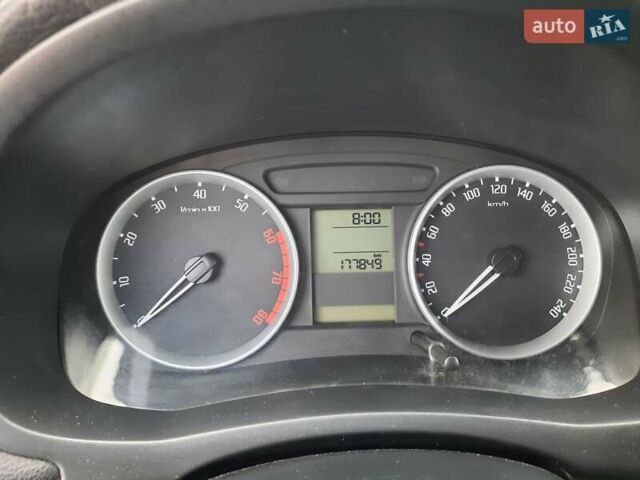 Зелений Шкода Румстер, об'ємом двигуна 1.6 л та пробігом 177 тис. км за 7100 $, фото 33 на Automoto.ua