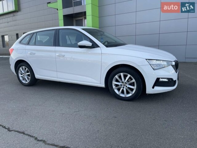 Білий Шкода Scala, об'ємом двигуна 1.6 л та пробігом 300 тис. км за 11150 $, фото 25 на Automoto.ua
