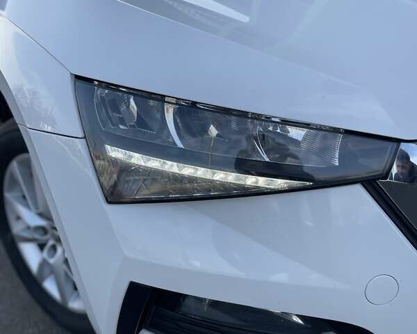 Белый Шкода Scala, объемом двигателя 1.6 л и пробегом 293 тыс. км за 12900 $, фото 10 на Automoto.ua