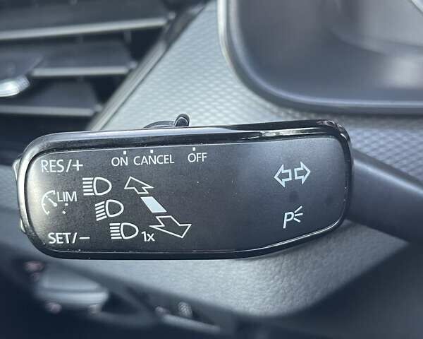 Белый Шкода Scala, объемом двигателя 1.6 л и пробегом 293 тыс. км за 12900 $, фото 67 на Automoto.ua